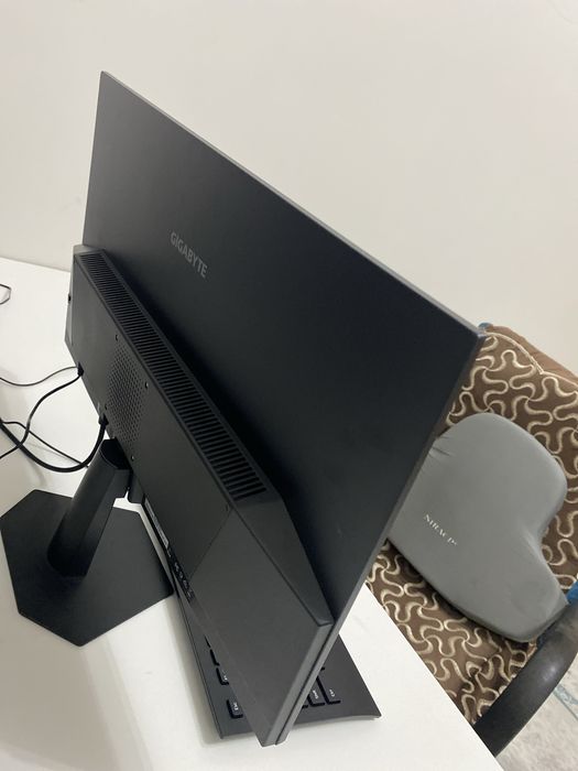 Монитор Gigabyte