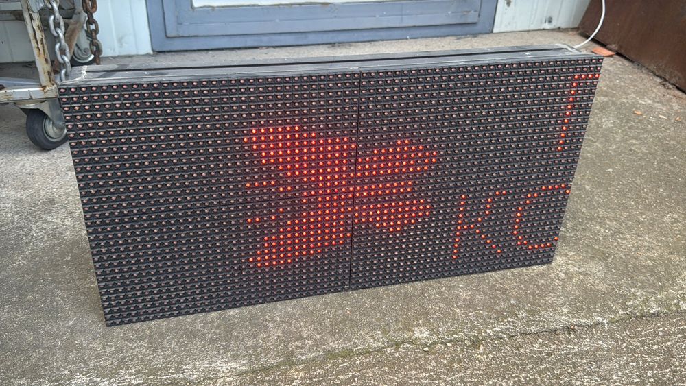 LED табло, рекламен екран, бягащи надписи