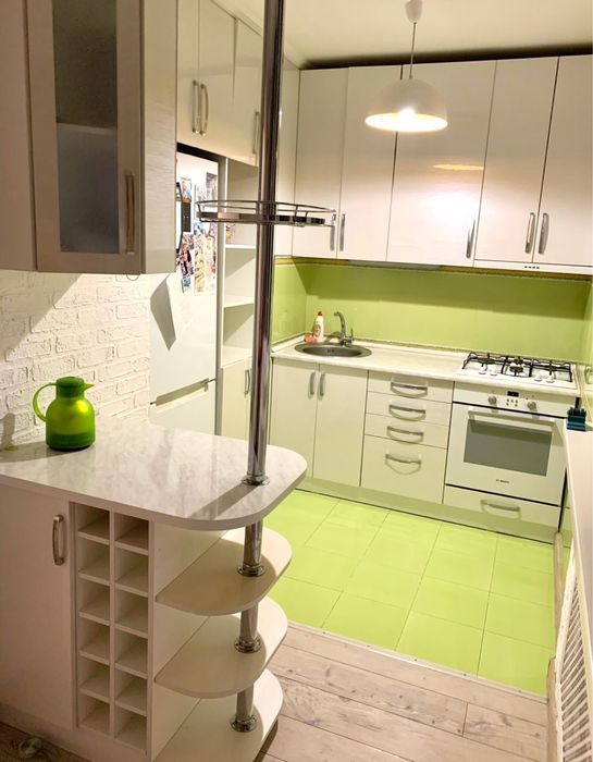 Сдам 3 комнатную квартиру есть все не опходимое для проживания