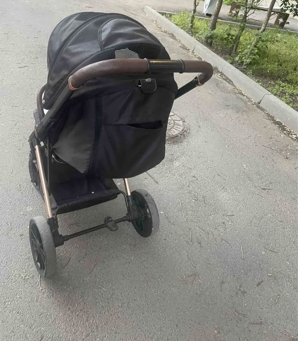 Продам коляску INING BABY