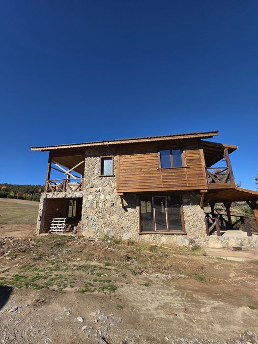 Продавам къща в УПИ на брега на язовир Батак