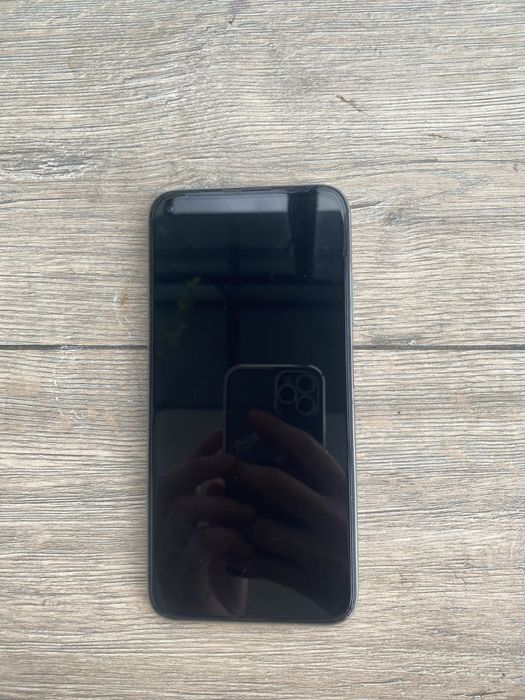 Salutare! Vând telehon HUAWEI p40 lite !
