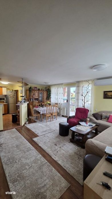 Casa spatioasa cu piscina, crama si teren generos – zona Aurel Vlaic