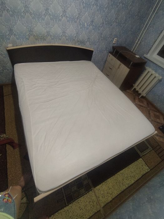 Продам двух спальную кровать