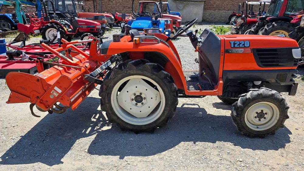 Японски трактор Kubota T220 с фреза, 4x4, 22 кс., АграБГ Джолев