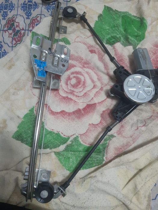 Продам стеклоподьемник