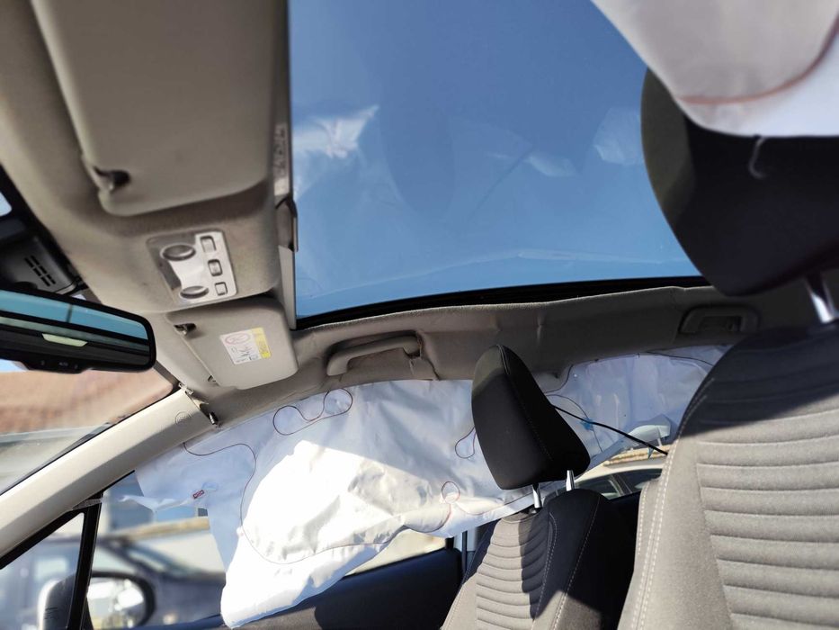 Toyota Yaris hybrid на части 2 броя