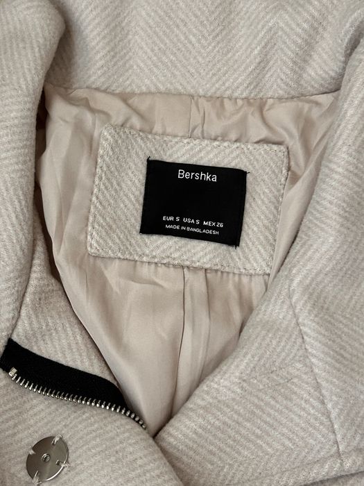 Дамско палто Bershka