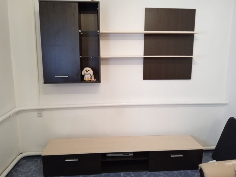 Полка под телевизор