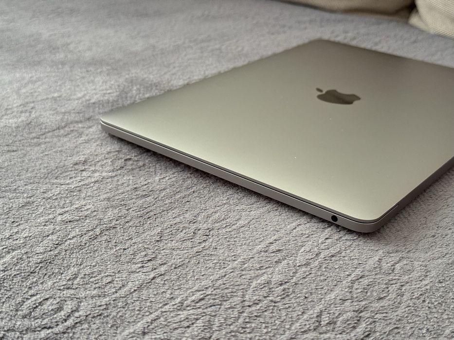 НОВ Macbook Pro 13' M2 2022/16GB Ram/512GB SSD/100% Battery/Space Gray