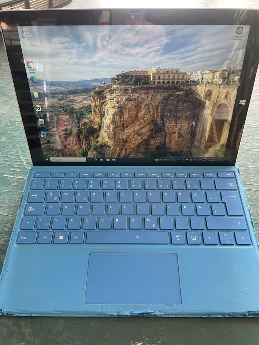 Лаптоп таблет Surface