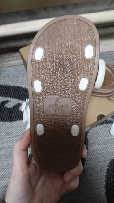 Новые сандали на девочку