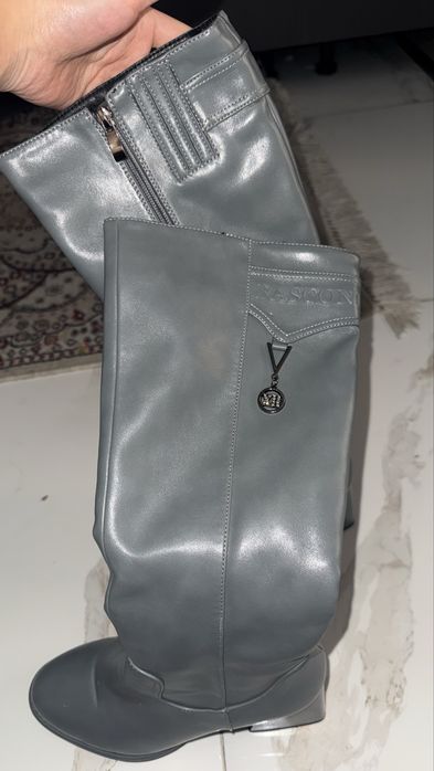 Продам сапожки новые