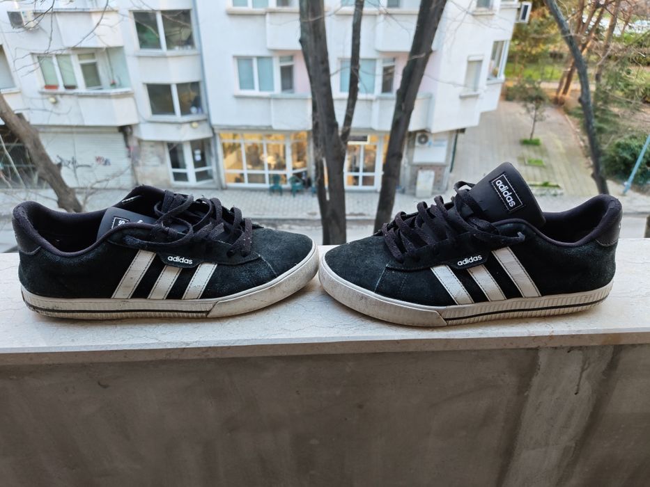 Продавам обувки Adidas