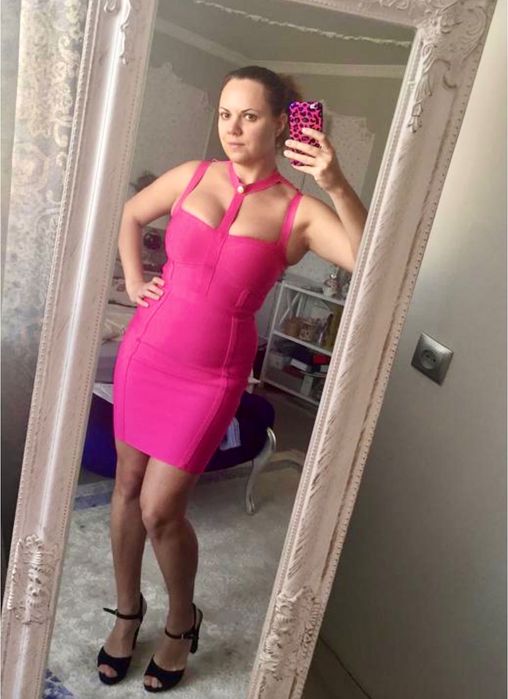 Розова рокля къса бандаж секси