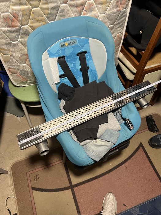 Продавам мебели гардероби,нощни шкафчета,тоалетка от хотел