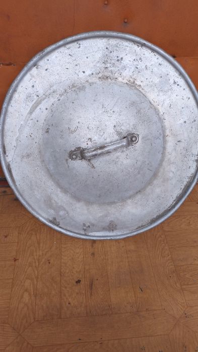 Продам крышку на алюминиевую кастрюлю 50л