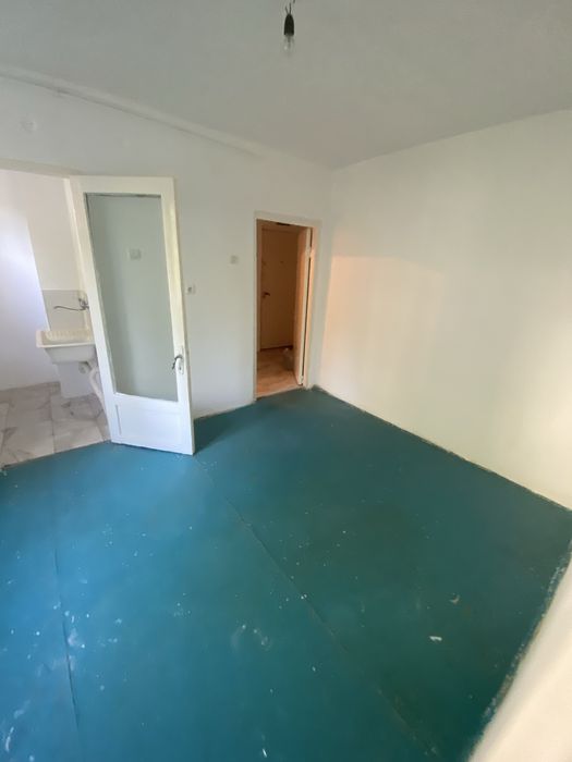 Apartament 2 Camere Piata Trivale  Etaj 1 Pret 40.000Euro