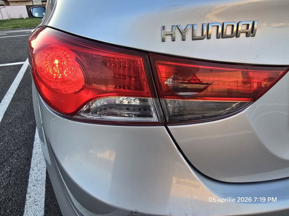Hyundai Elandra 2012