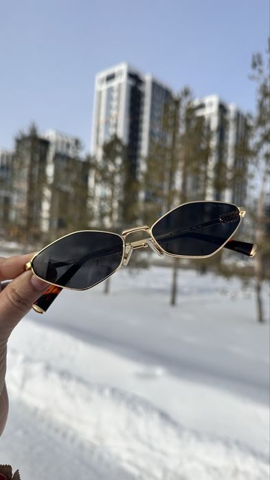 Очки солнцезащитные