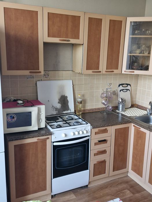 Продам кухонную мебель и плиту