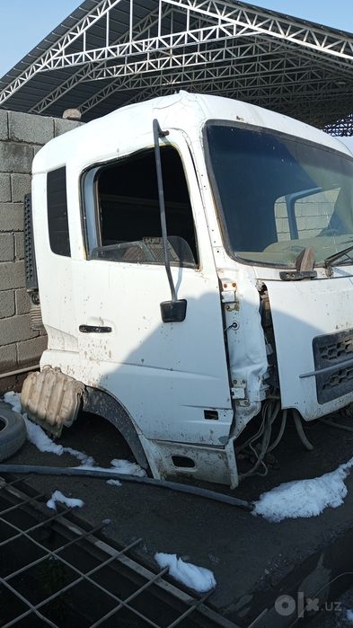 Донг фенг кабина сотилади