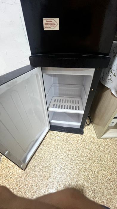 Срочно продам кулер для воды