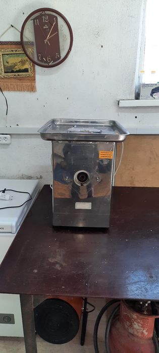 Срочно продам мясорубку