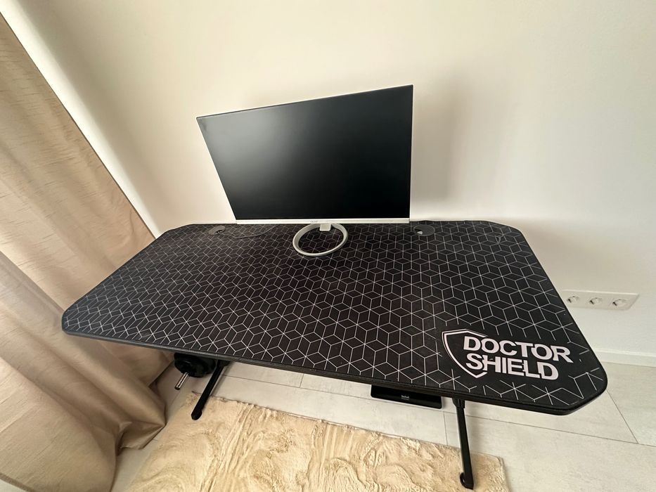 Birou gaming in stare foarte buna