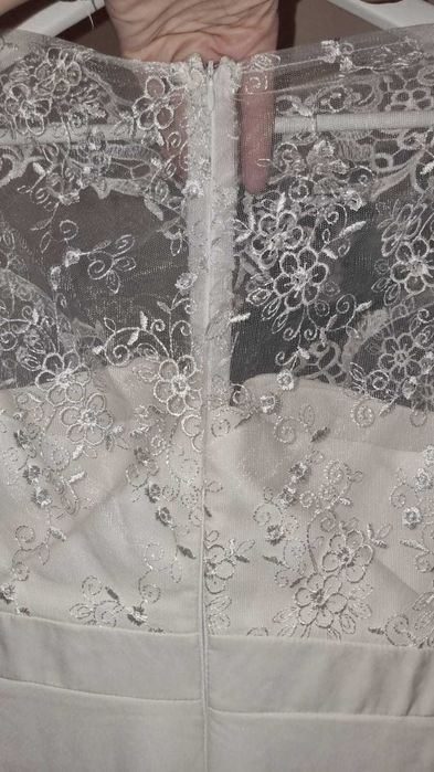 Rochie de mireasa cu manecute din dantela