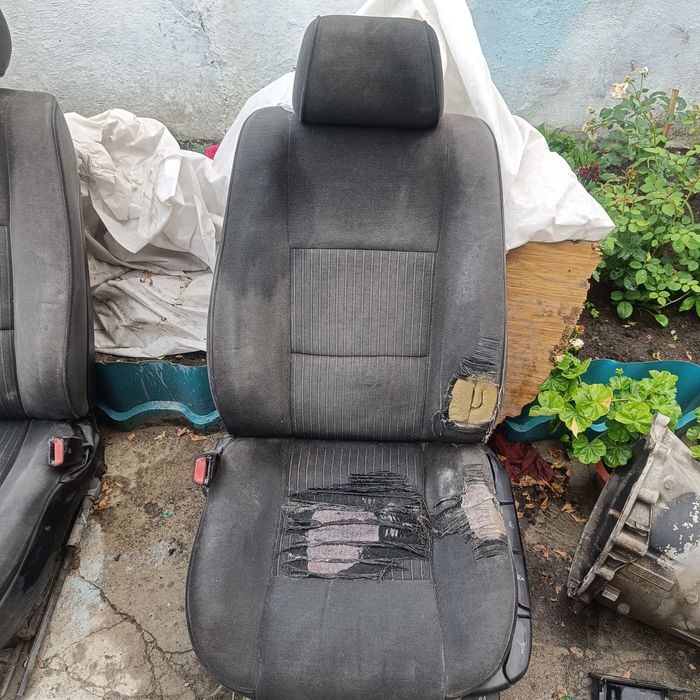 Продам комплект сидений БМВ е39