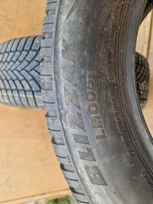 2 Bridgestone R18 235/60 Зимни гуми  DOT2720