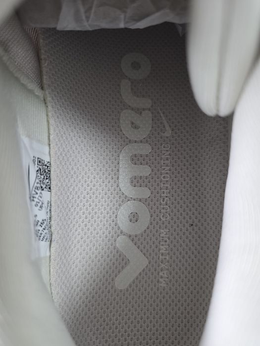 Nike Vomero Plus – 42 EU | Design modern | Noi