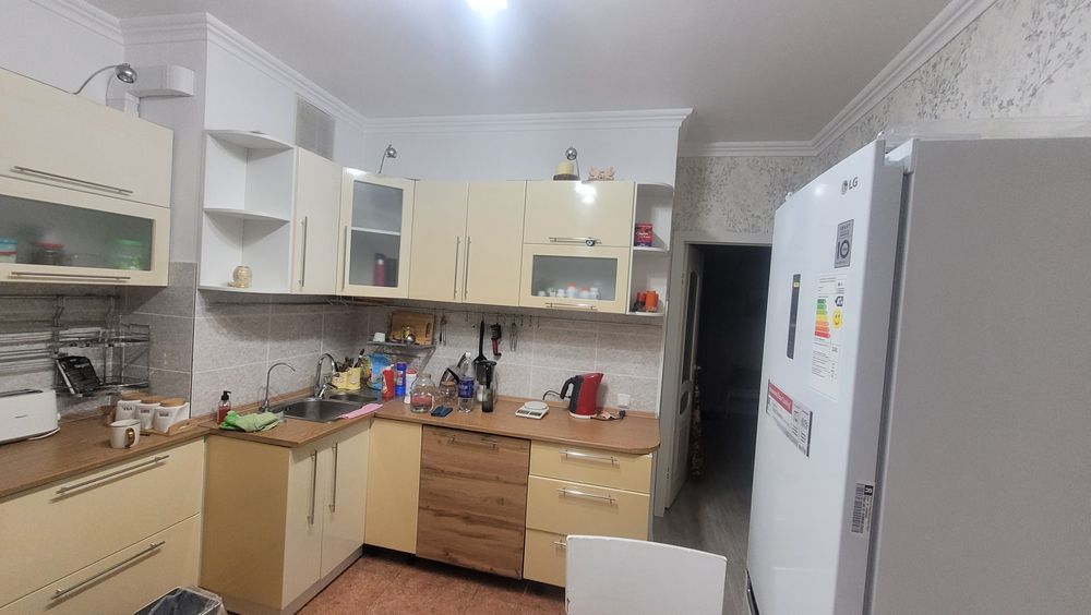 Кухонный гарнитур угловой, б/у, срочно