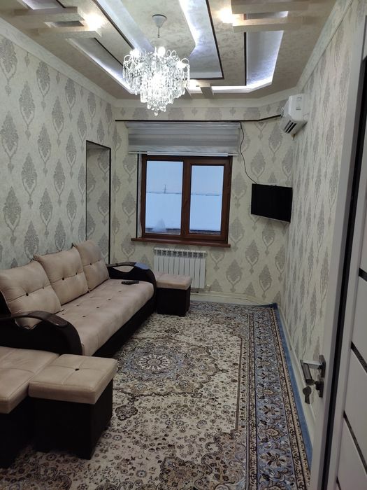 Rudakiy 40 kv 5 qavatli uyni 4 qavatida 1 xonalik (xona soni 2 ta)