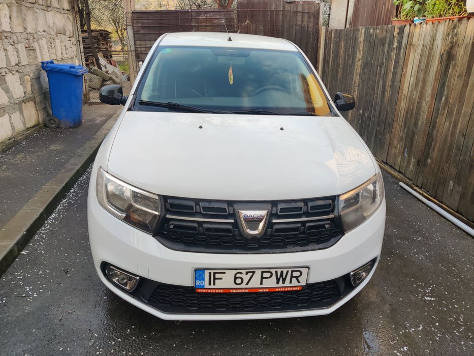 Vând Dacia Logan