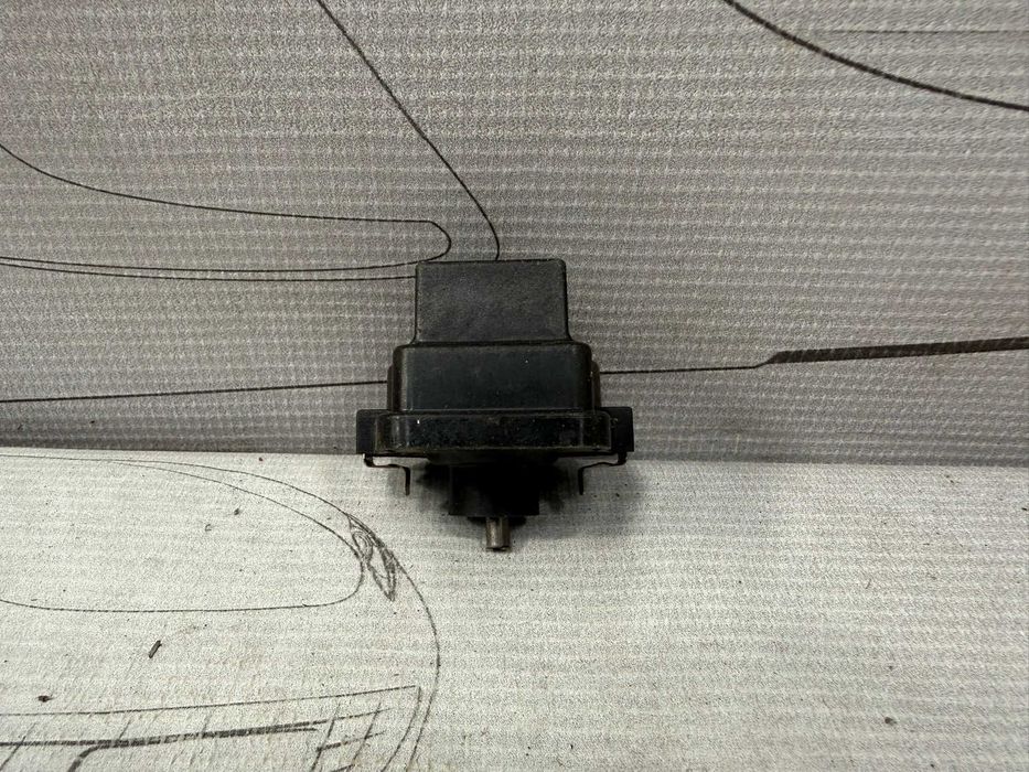 Actuator control suspensie Lexus GS 300 350 430 450H COD: 89241-30040 2009 / [2005-2012] / (5B2)