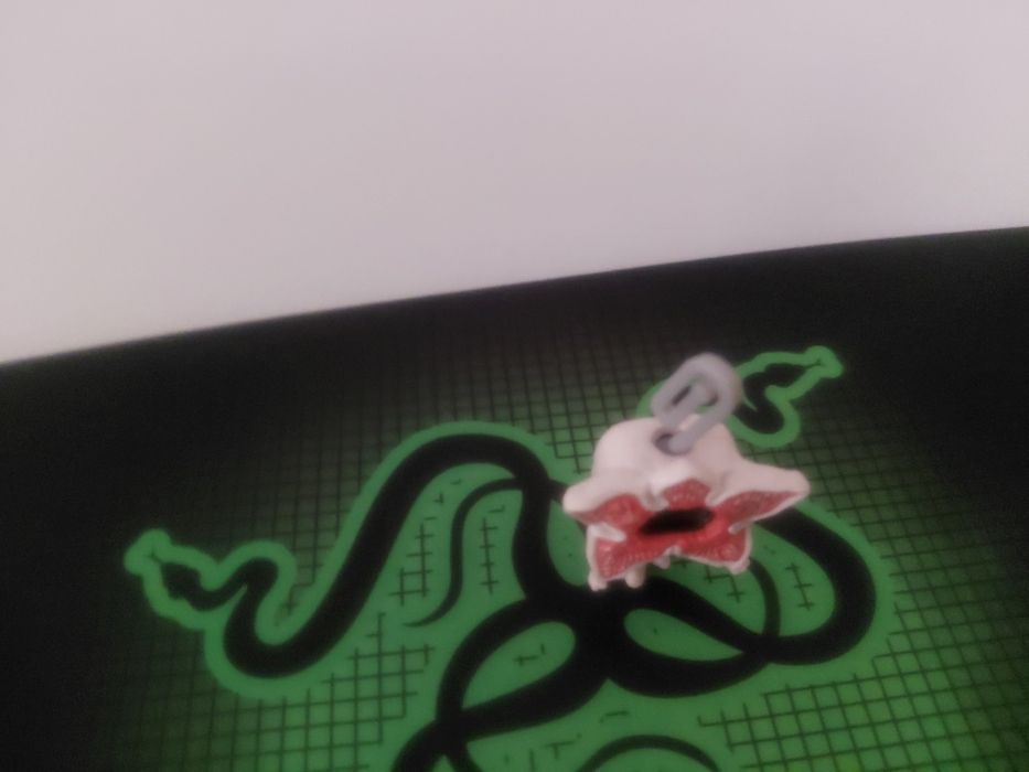 Осд киндер фигурка демогоргон со скрепкой