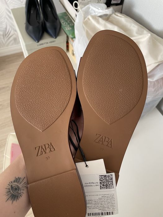 Кожаные шлепанцы zara