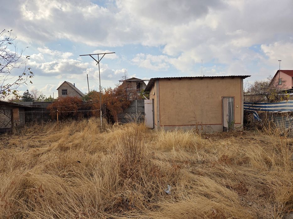 Дача БУШ ЧКАЛОВЧИ  5 сотих сотилади.  Rano Eko village ёнида. Срочно