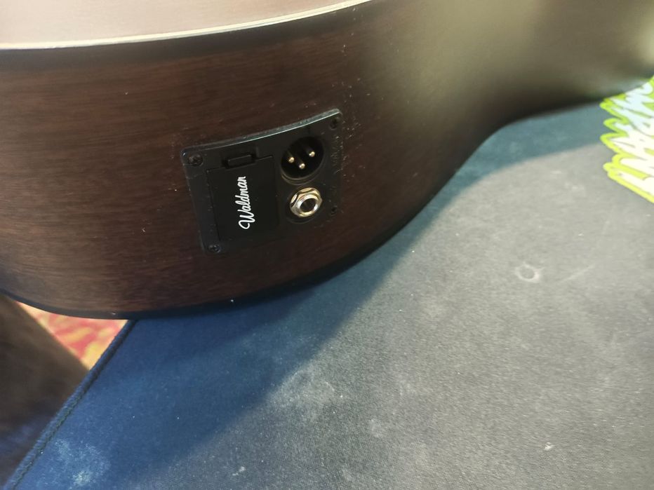 Продам электро гитару за 80000