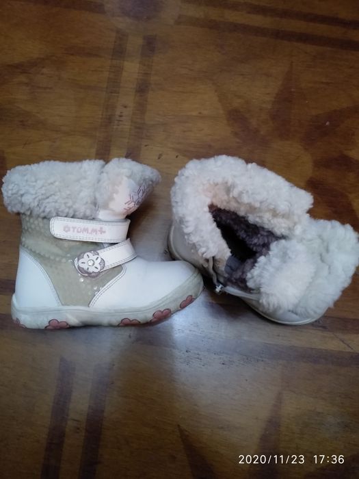 Сапожки шикарные из натуральной кожи и меха.