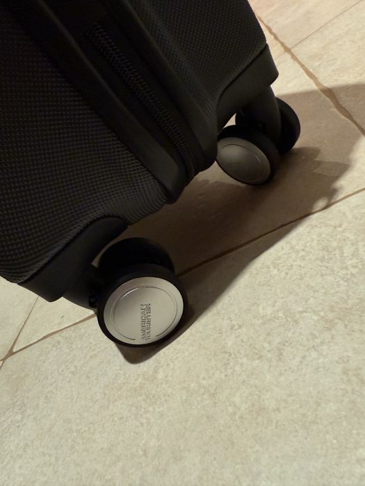 Samsonite American Tourister ръчен куфар