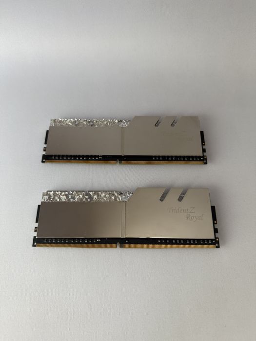 Trident z royal 4400mhz cl19 2х16gb