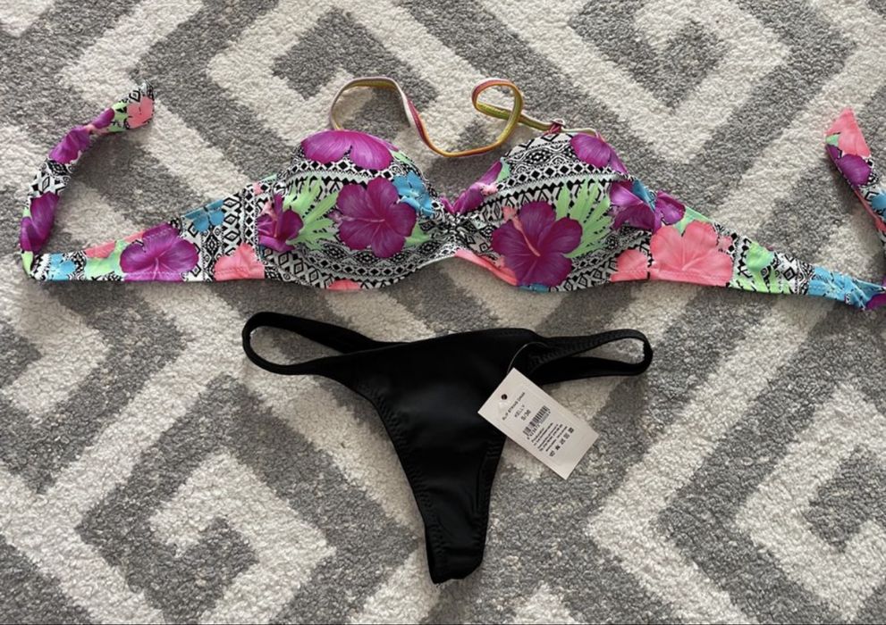 Vand costum baie Calzedonia, slip brazilian S, sutien triunghiuri mari
