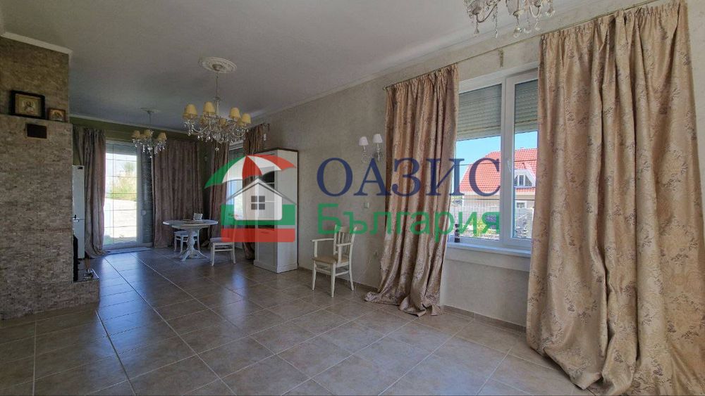 Къща с парцел и басейн, Чолакова Чешма, 212м.кв., цена 349000 евро