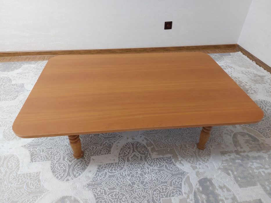 Продам стол  в хорошем состояние