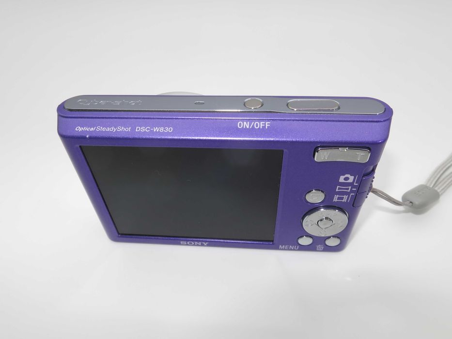 Sony W830 ултра компактен цифров фотоапарат, дигитална камера лилав цвят - 20 MP, работи отлично - като НОВА - пълен комплект