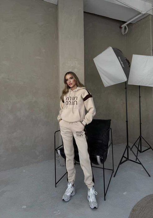 Стилен спортен комплект – нов, еластичен, S/M/L