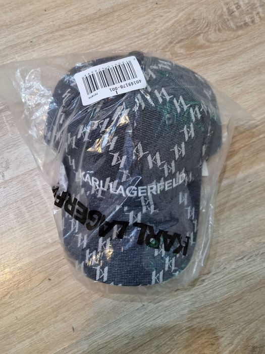 Нова мъжка шапка Karl Lagerfeld
